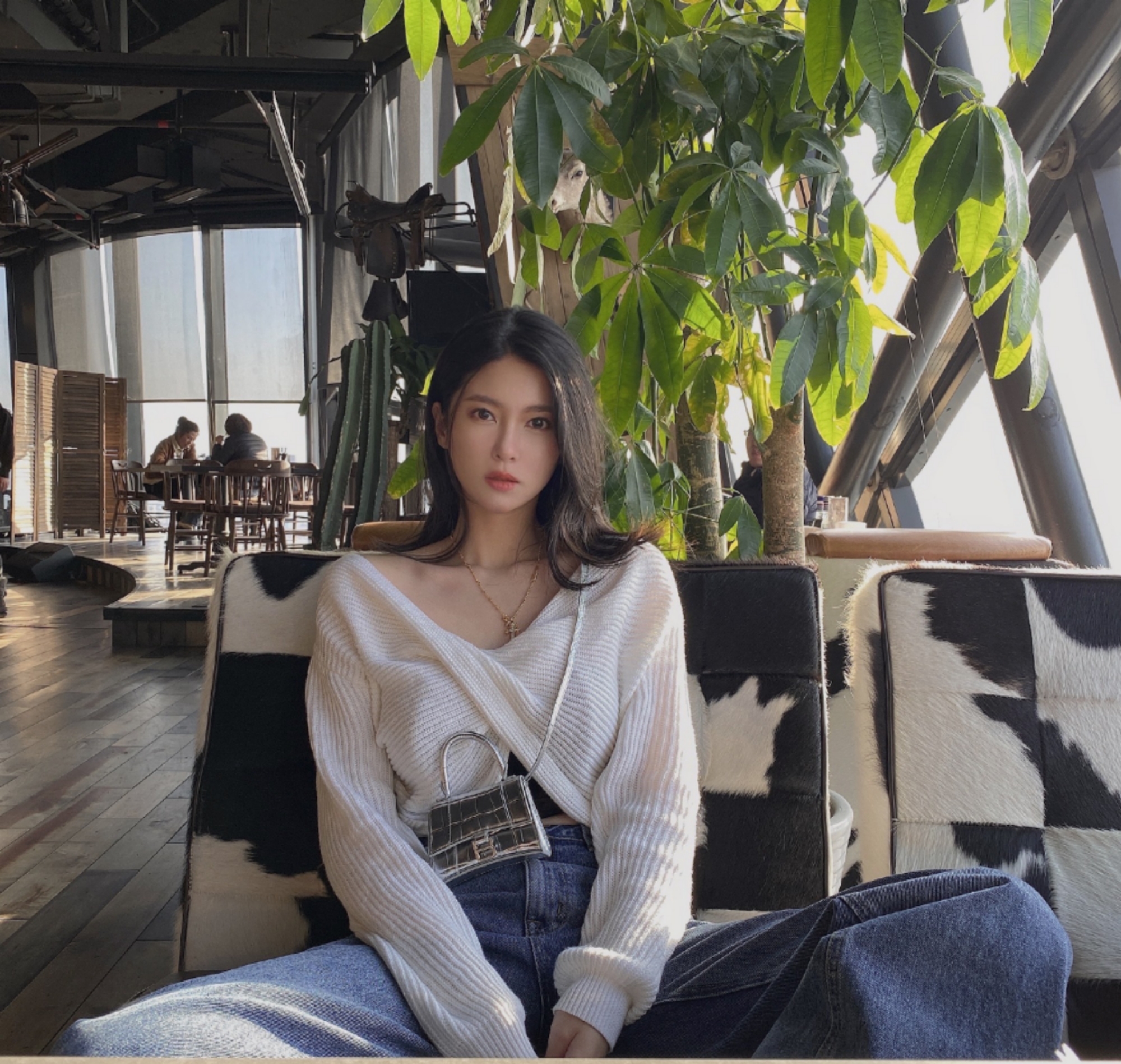 钟鹿纯晒新照!五官精致似女神,称不认识刘晓宇不是王思聪前女友