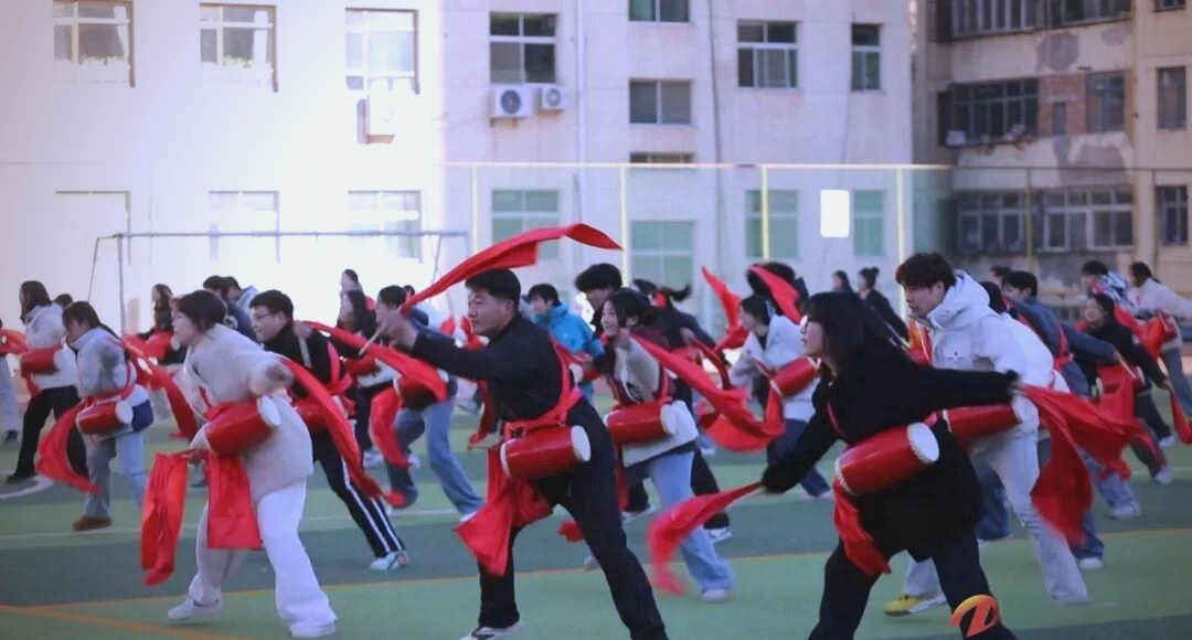 志丹采油厂新春秧歌汇演准备与风光展示