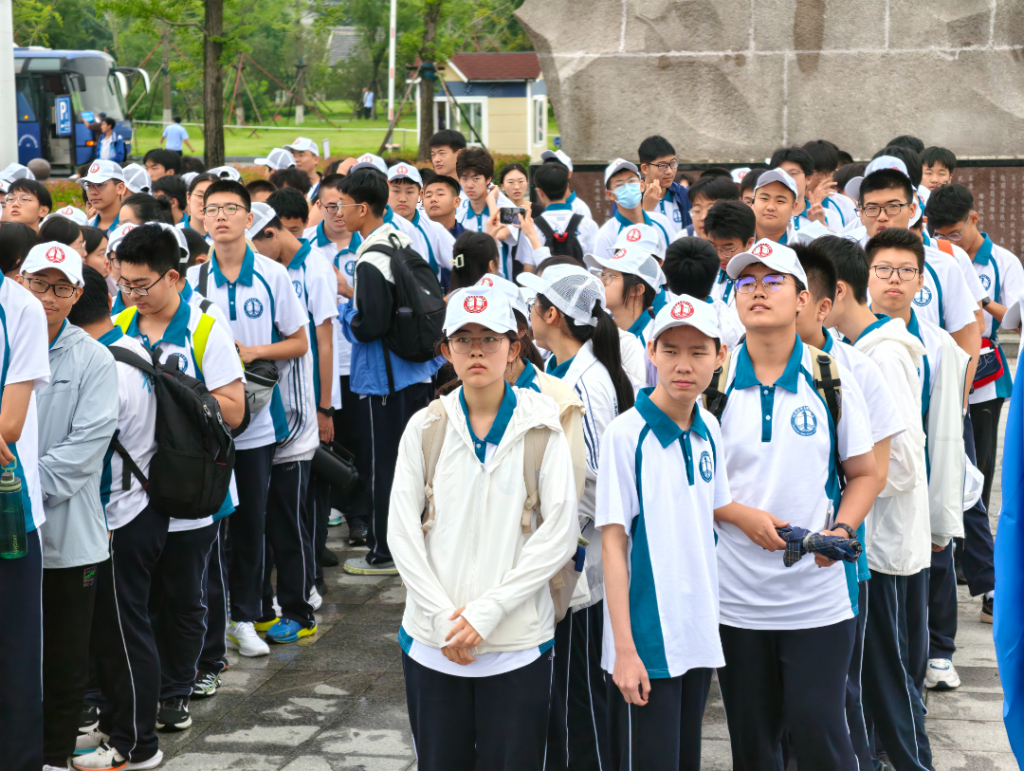 青岛一中近300名高一学生开启齐鲁黄河文化研学之旅