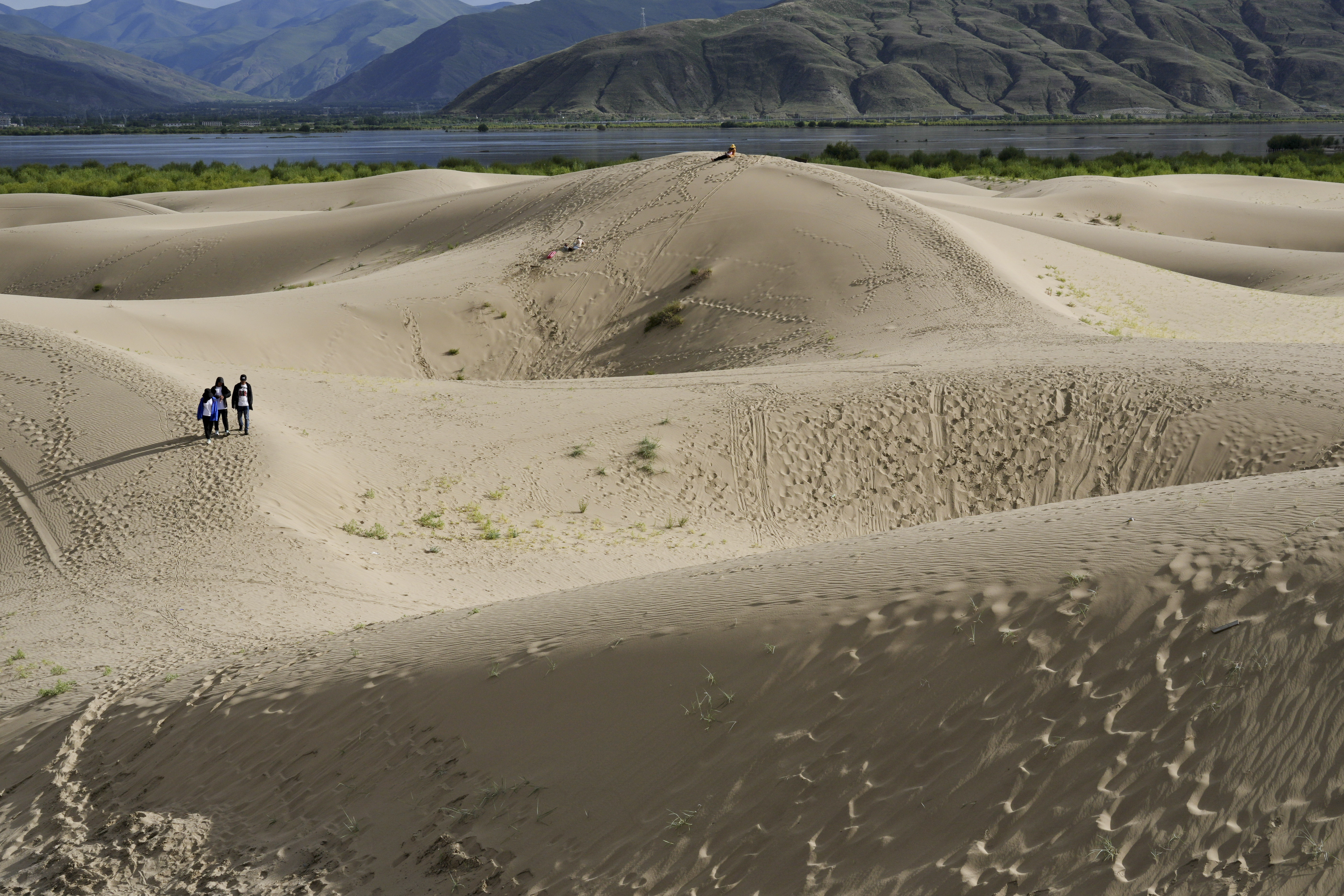 西藏扎囊国家沙漠公园引客来