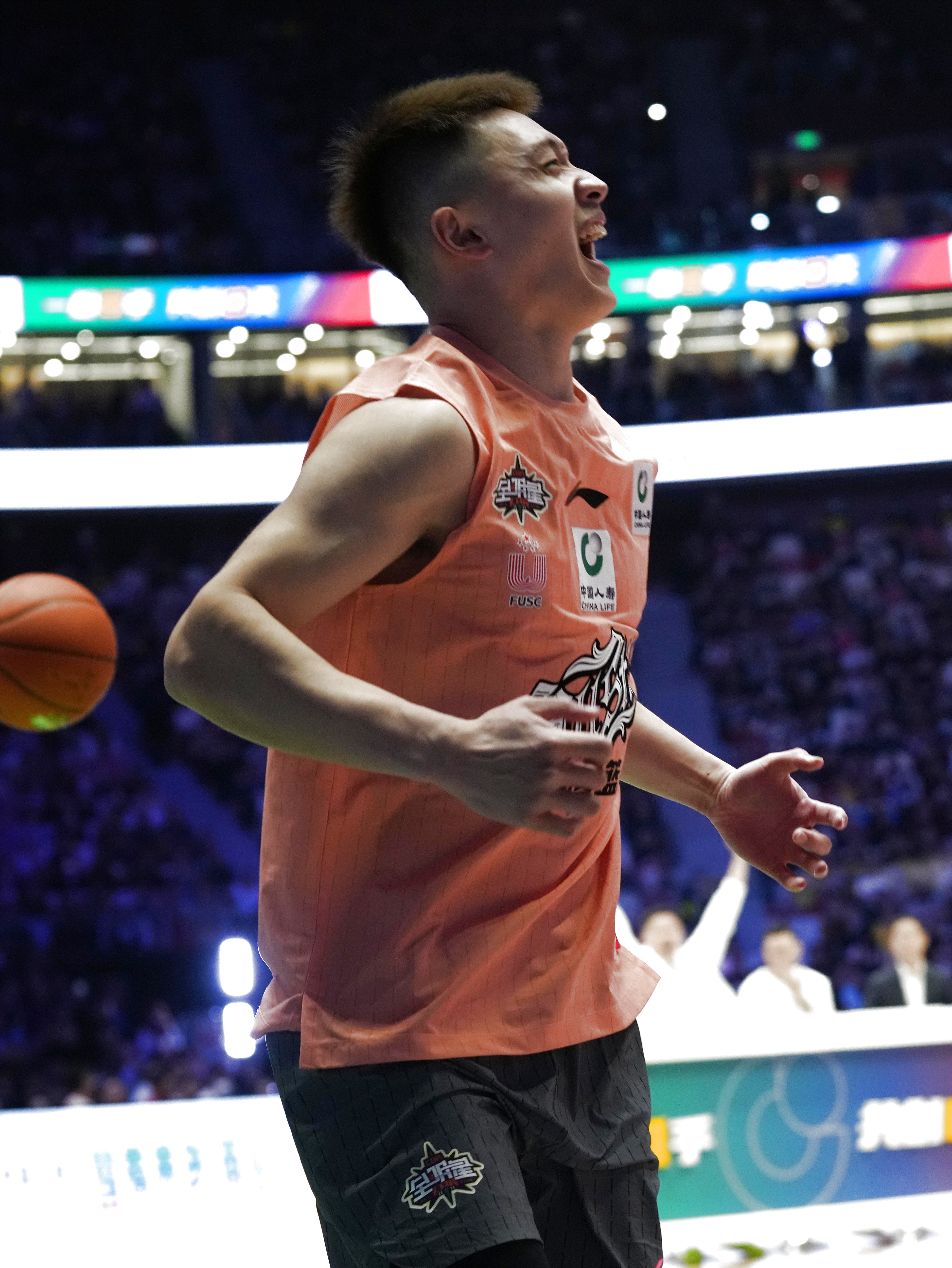 篮球——cba全明星:杨浩获扣篮大赛冠军