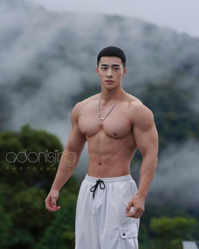 彭果——刘京摄影作品中凤毛麟角级别的模特