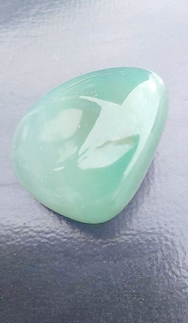 绿玛瑙:天然玛瑙中的稀有珍品