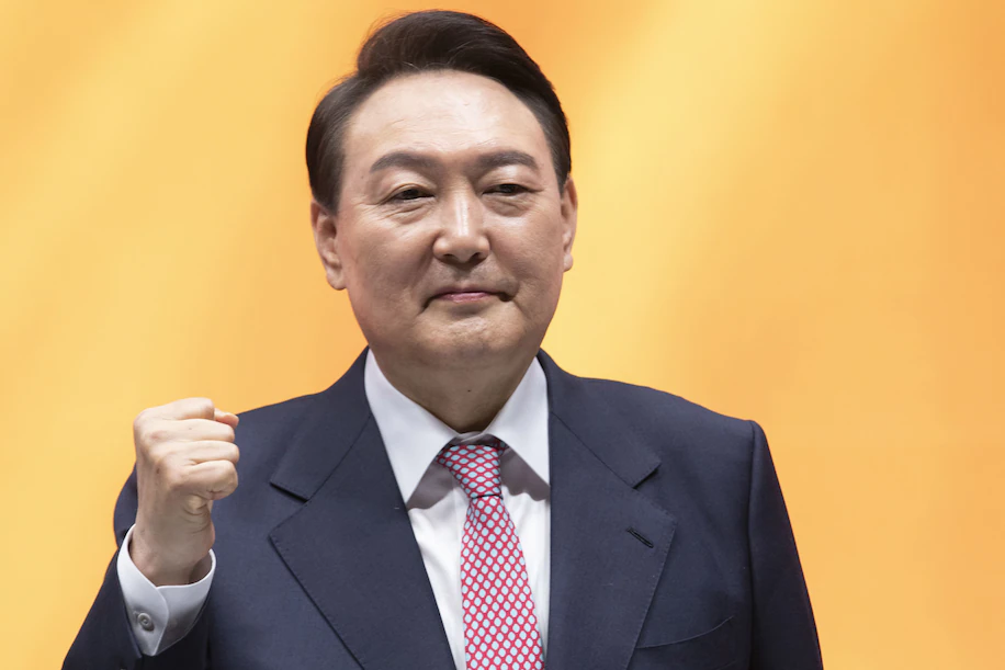 韩国新任总统尹锡悦:考了九次才通过律考 曾将朴槿惠,李明博送进监狱