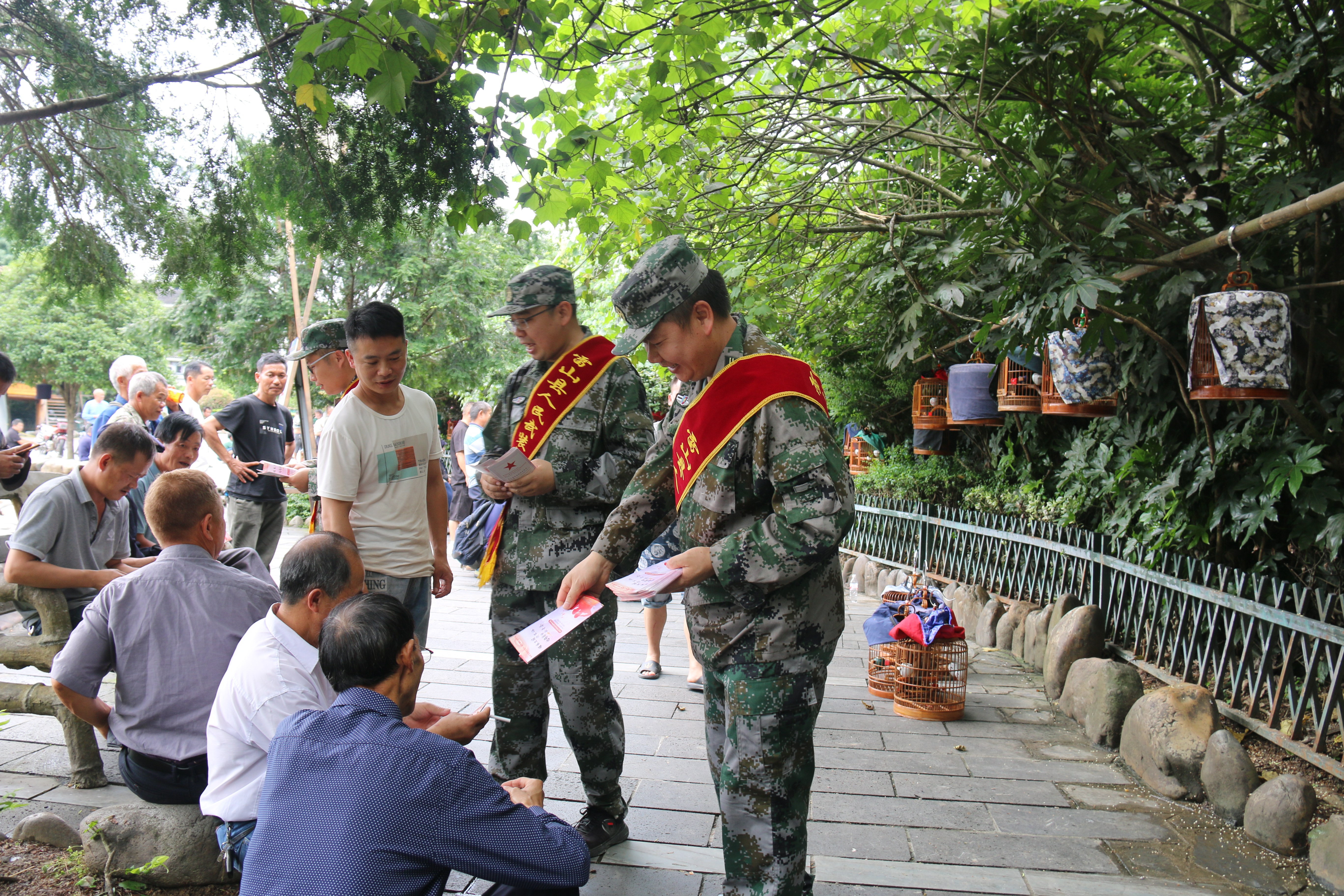 「拥军优属 拥政爱民」苗岭主峰好儿女 积极入伍当兵去——雷山县多措