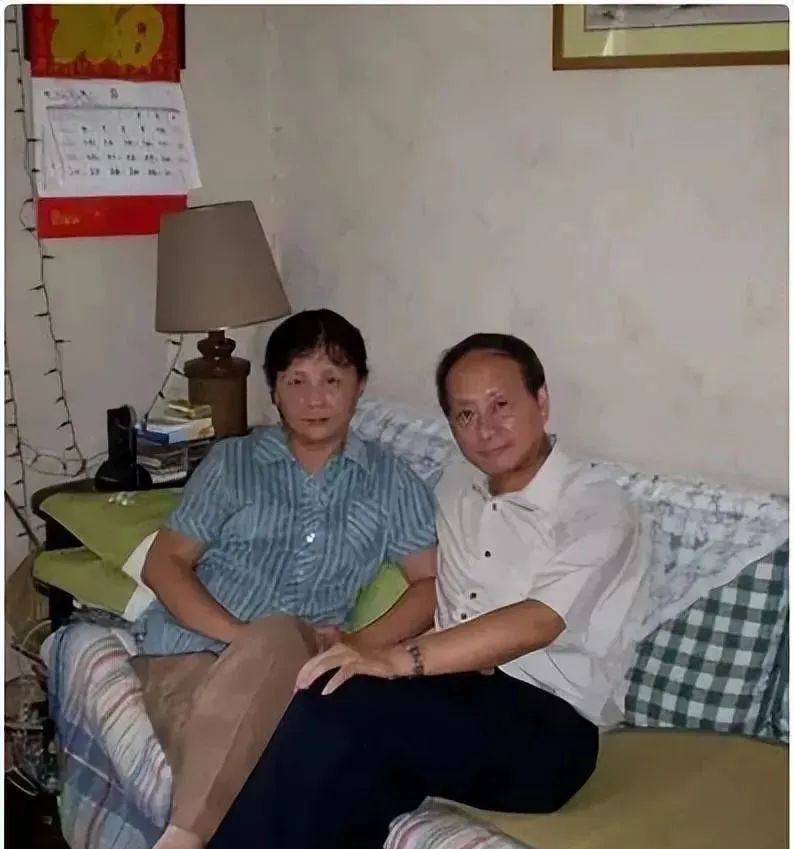 80岁的童自荣如今生活怎样