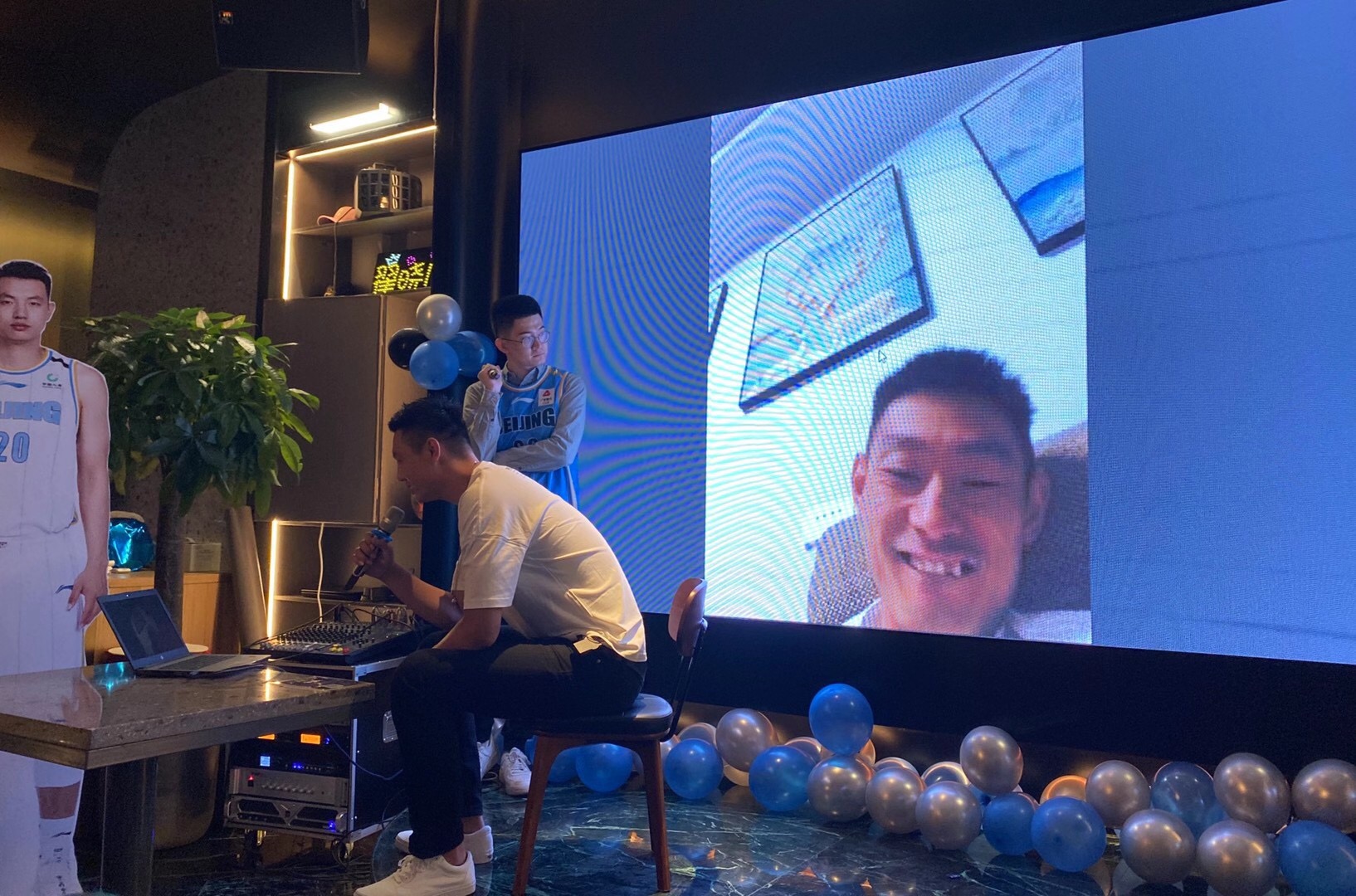 敢梦敢当"翟晓川-用行动诠释何为"队长