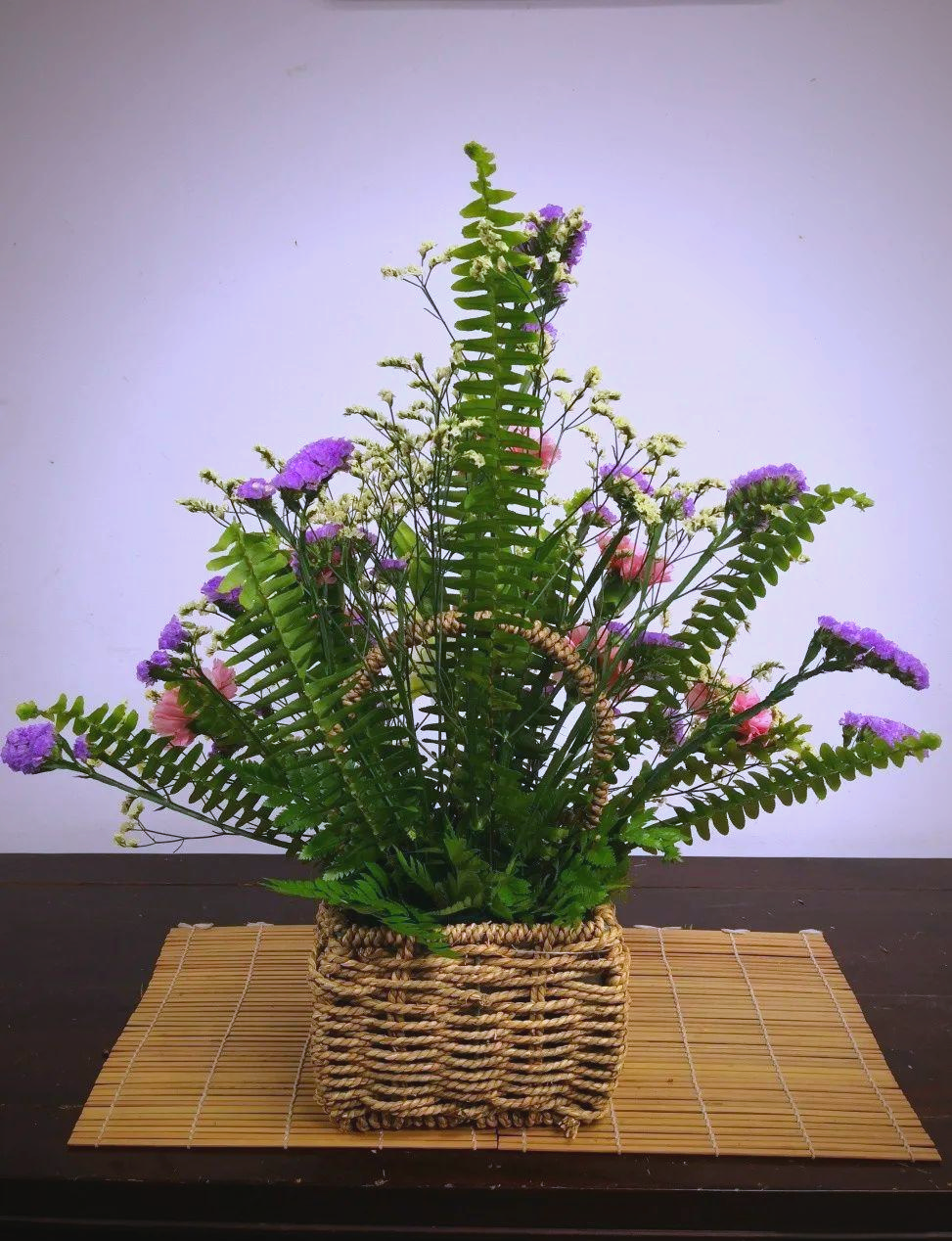 如何用正三角形插花技巧打造西方经典插花