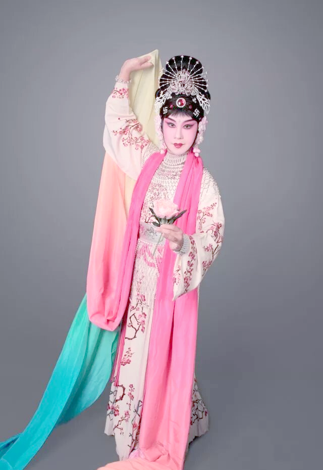 京剧《天女散花》:再现仙女神话与艺术传承