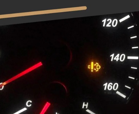 尿素故障报警灯图标是这样