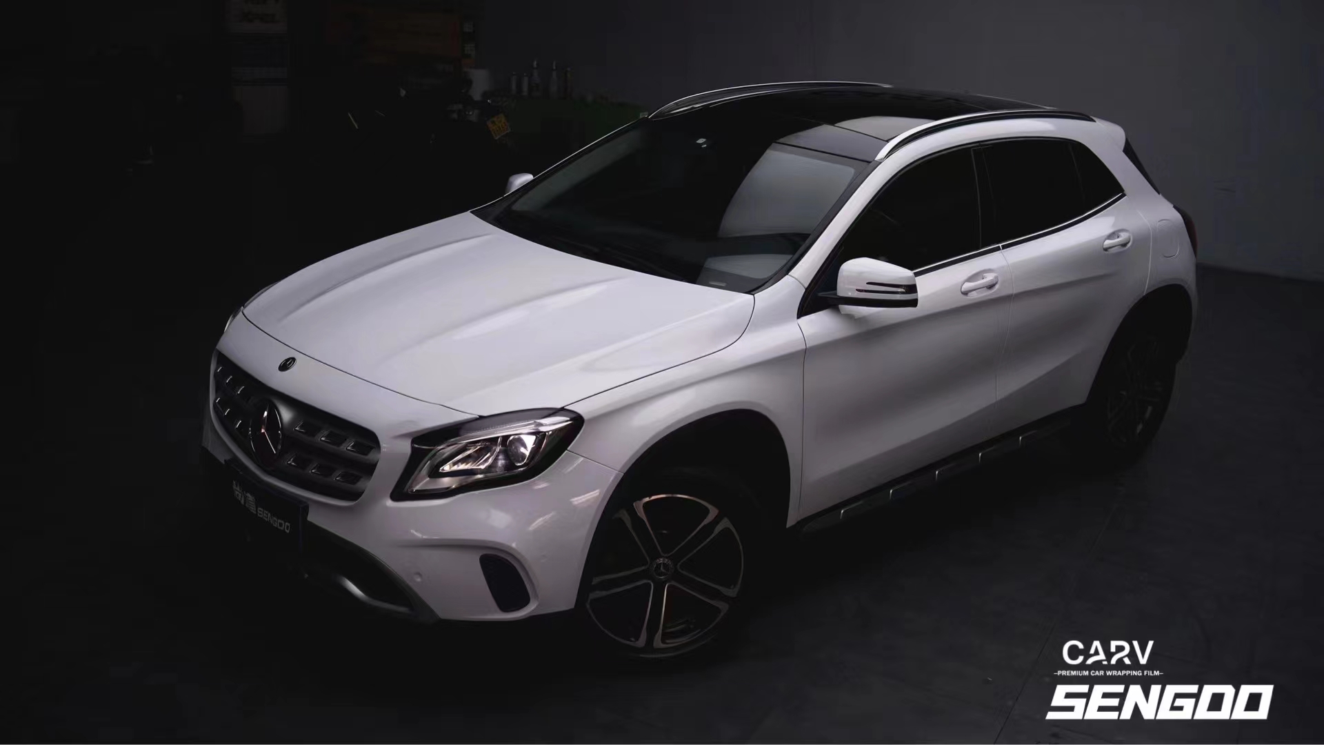 奔驰gla200卡孚改色膜白金水晶白,与意式美学完美融合!