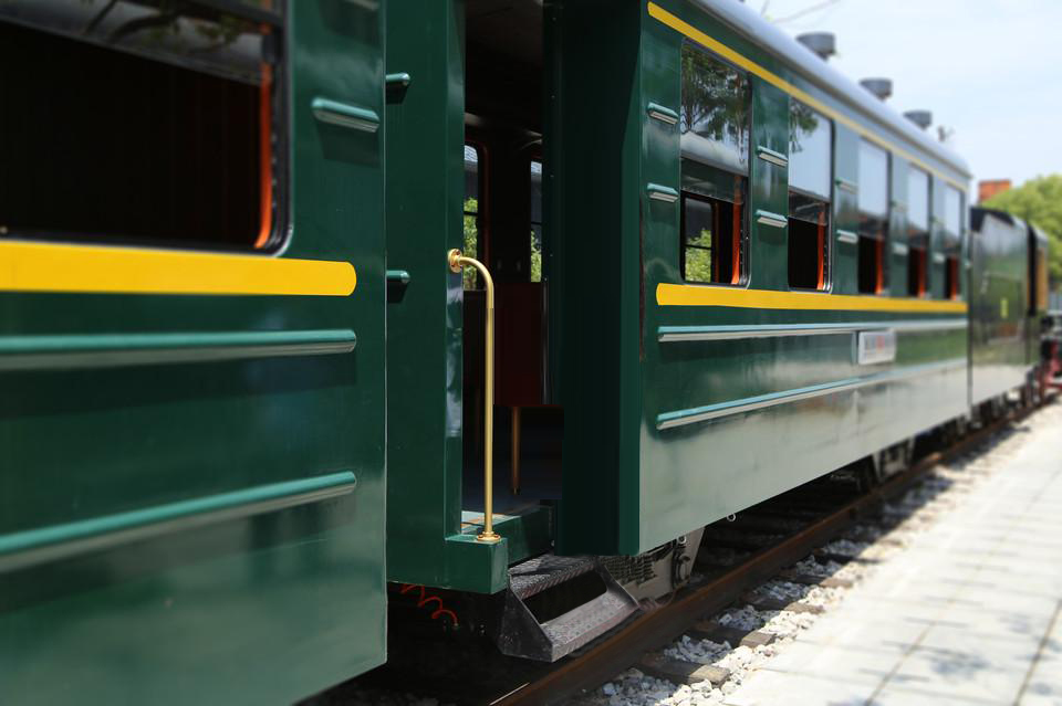 大型复古绿皮火车头模型