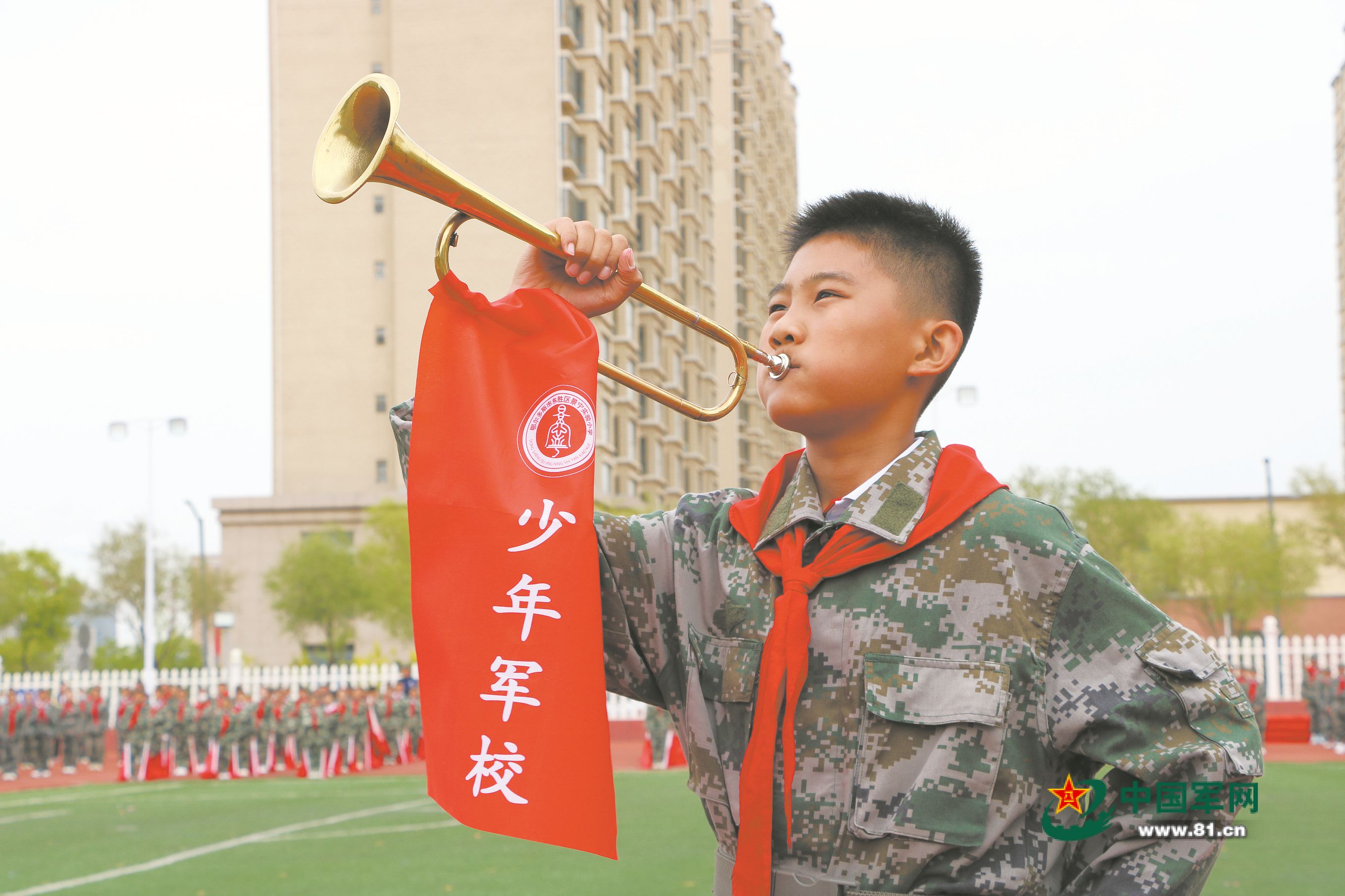 内蒙古鄂尔多斯市在少年军校开展国防教育剪影