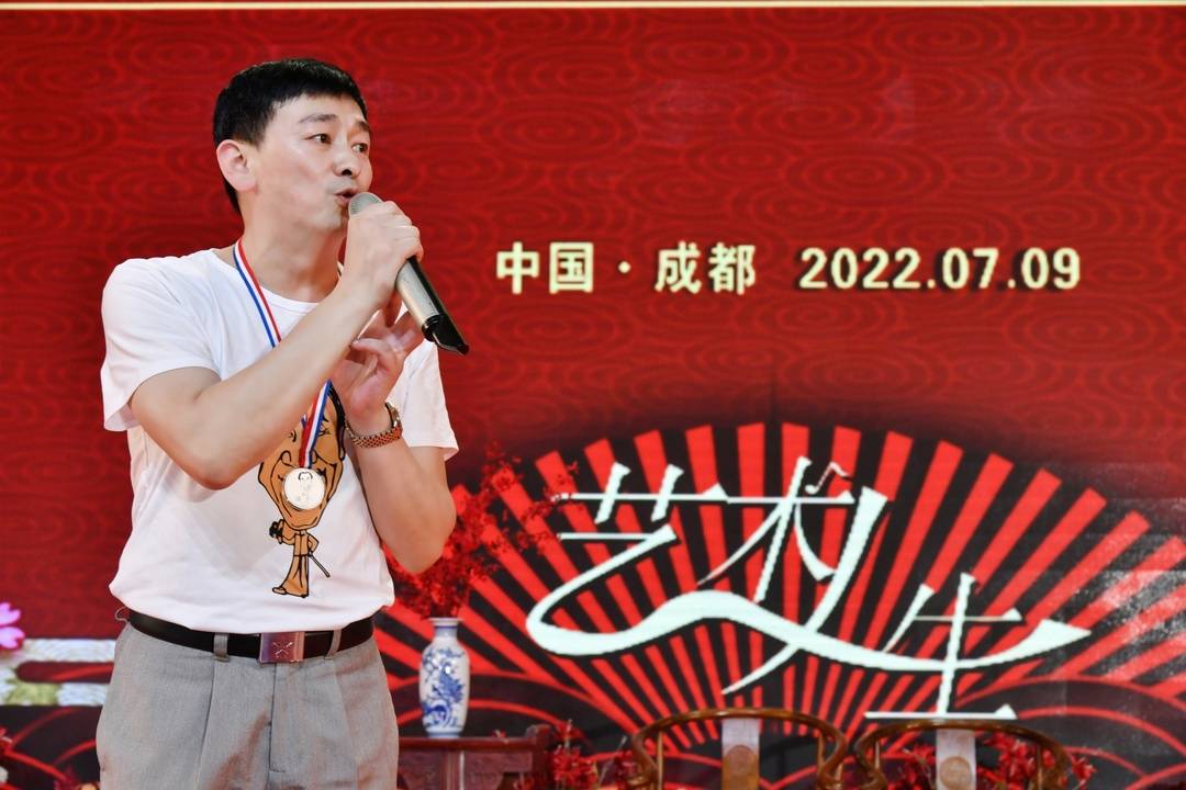 巴蜀笑星沈伐从艺65周年嘉乐华举行 姜昆冯巩张国立等30位曲艺名家送