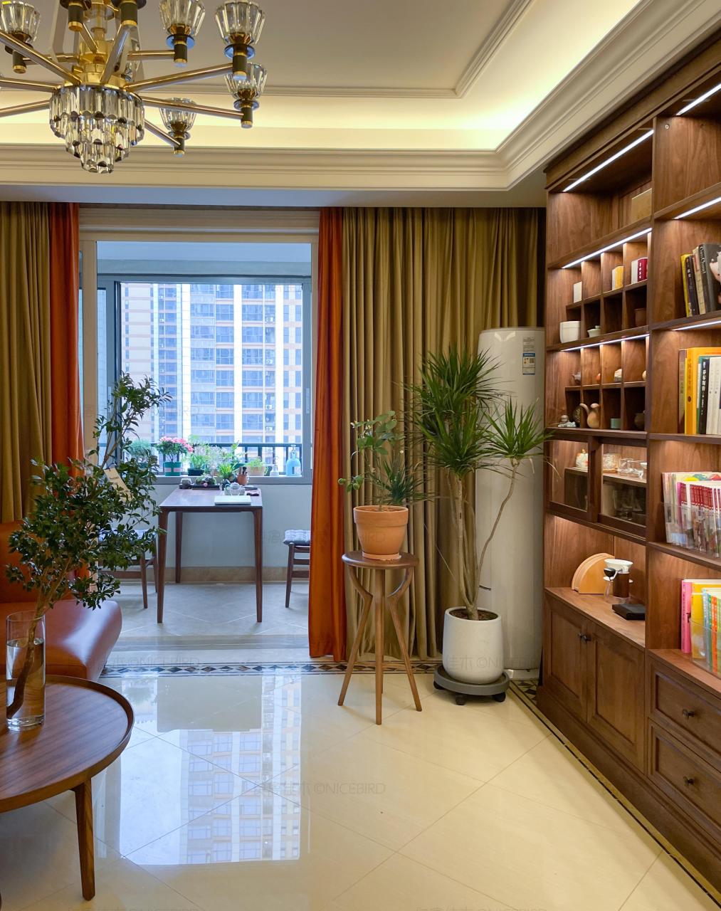 心动的电影感客厅图书馆 没有电视没有投影 只有一整面墙的大书柜