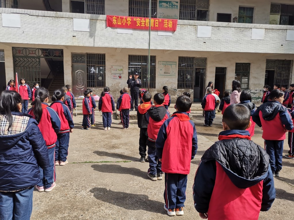 湘乡东山小学图片