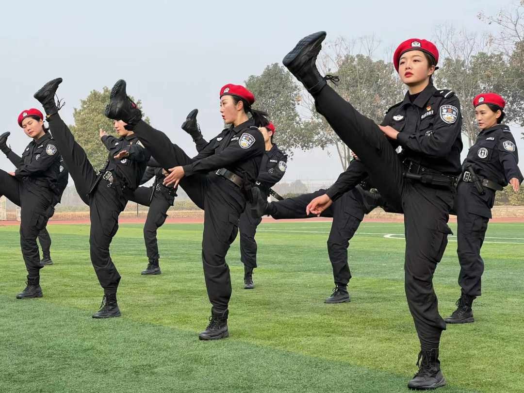 女兵擒拿图片