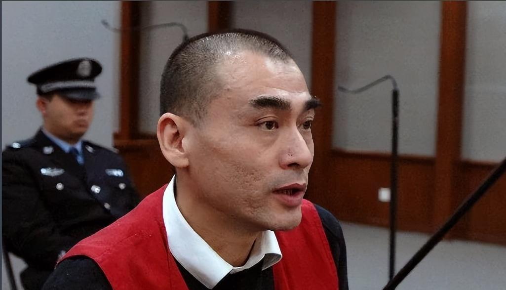 07年富豪杀人犯夏克明8年内连杀8人,作案理由:他们知道的太多