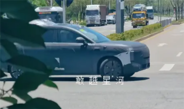 搭载灵鸢车载无人机！新款腾势N8实车曝光：预计年内发布