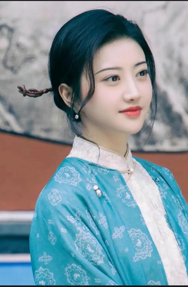 今天分享一波《司藤》的美照~来跟司藤一起学穿搭