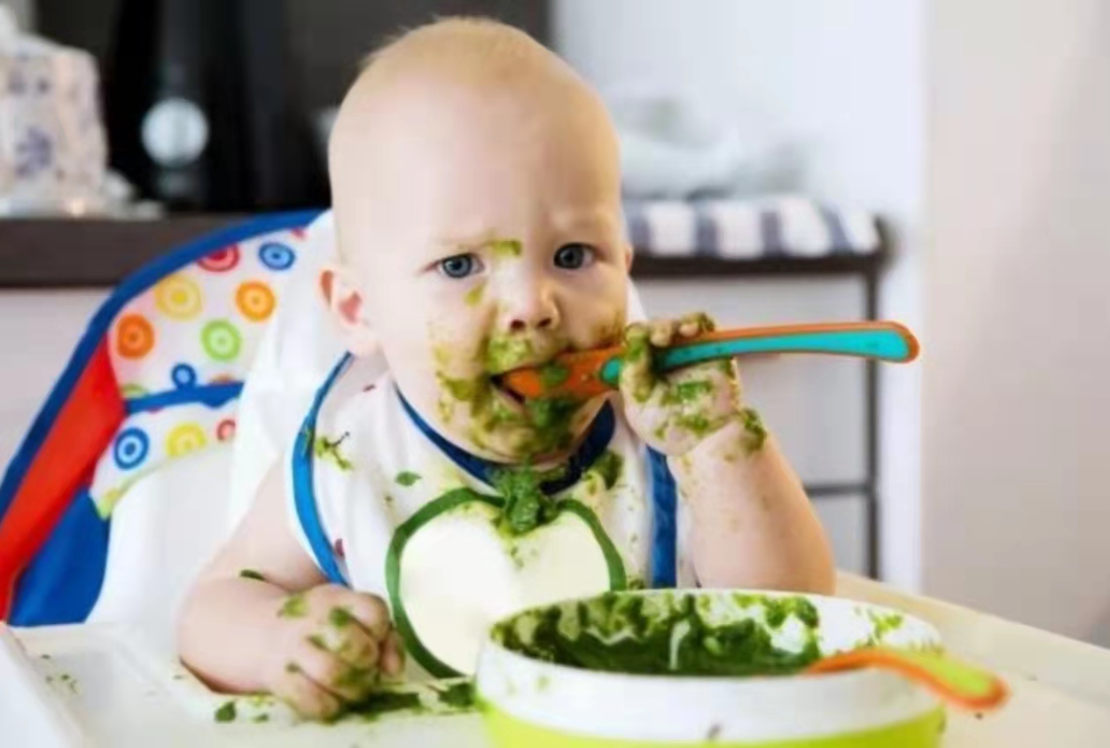 "脏脏脏,别碰它"!放手吧,别再阻止宝宝探索了!