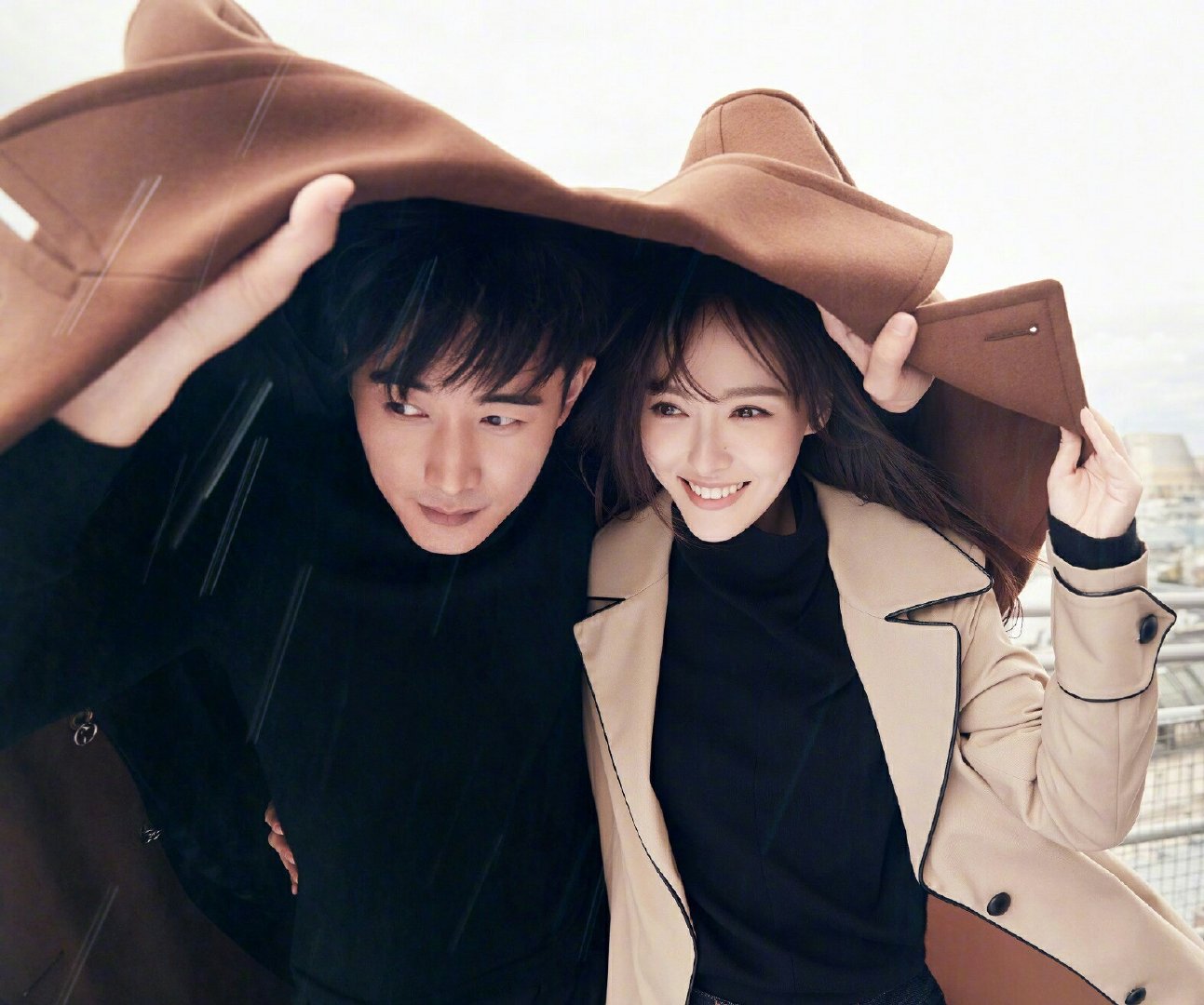 唐嫣晒女儿背影照,母女同框出镜,画面十分温馨