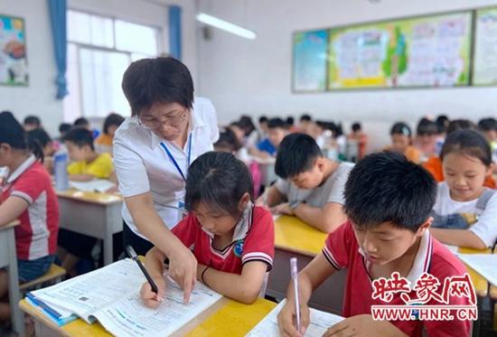 驻马店市第三小学教师陈永勤:丹心热血沃新花