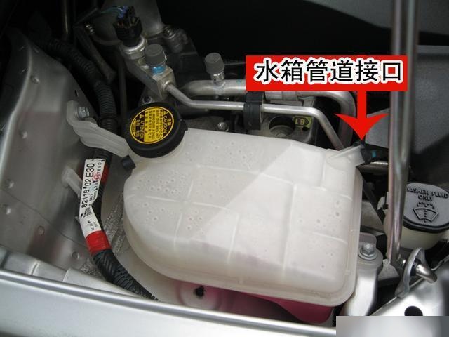 1,在散热器及其相关管路接口处,如上下水管接口,缸盖出水法兰,暖风