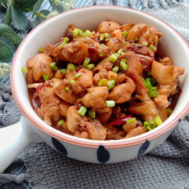 麻辣水煮鸡腿,麻辣入味,解馋不腻