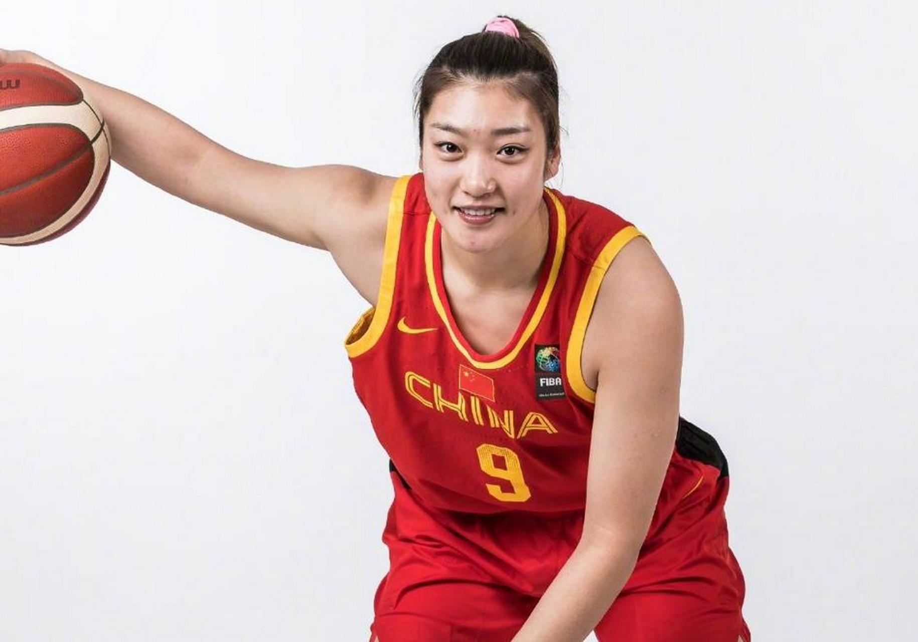 北京时间5月3日,中国女篮球员李梦正式开启了wnba生涯,只是有一点令人