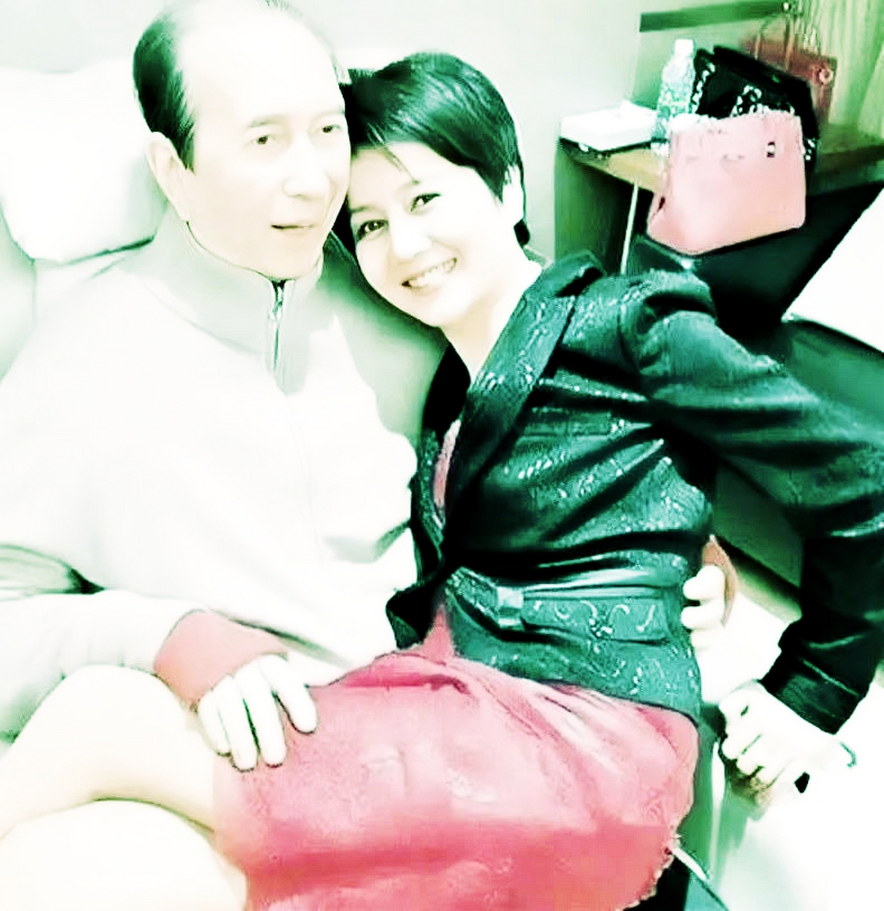 何鸿燊和四太梁安琪的一些旧照,看起来像真爱