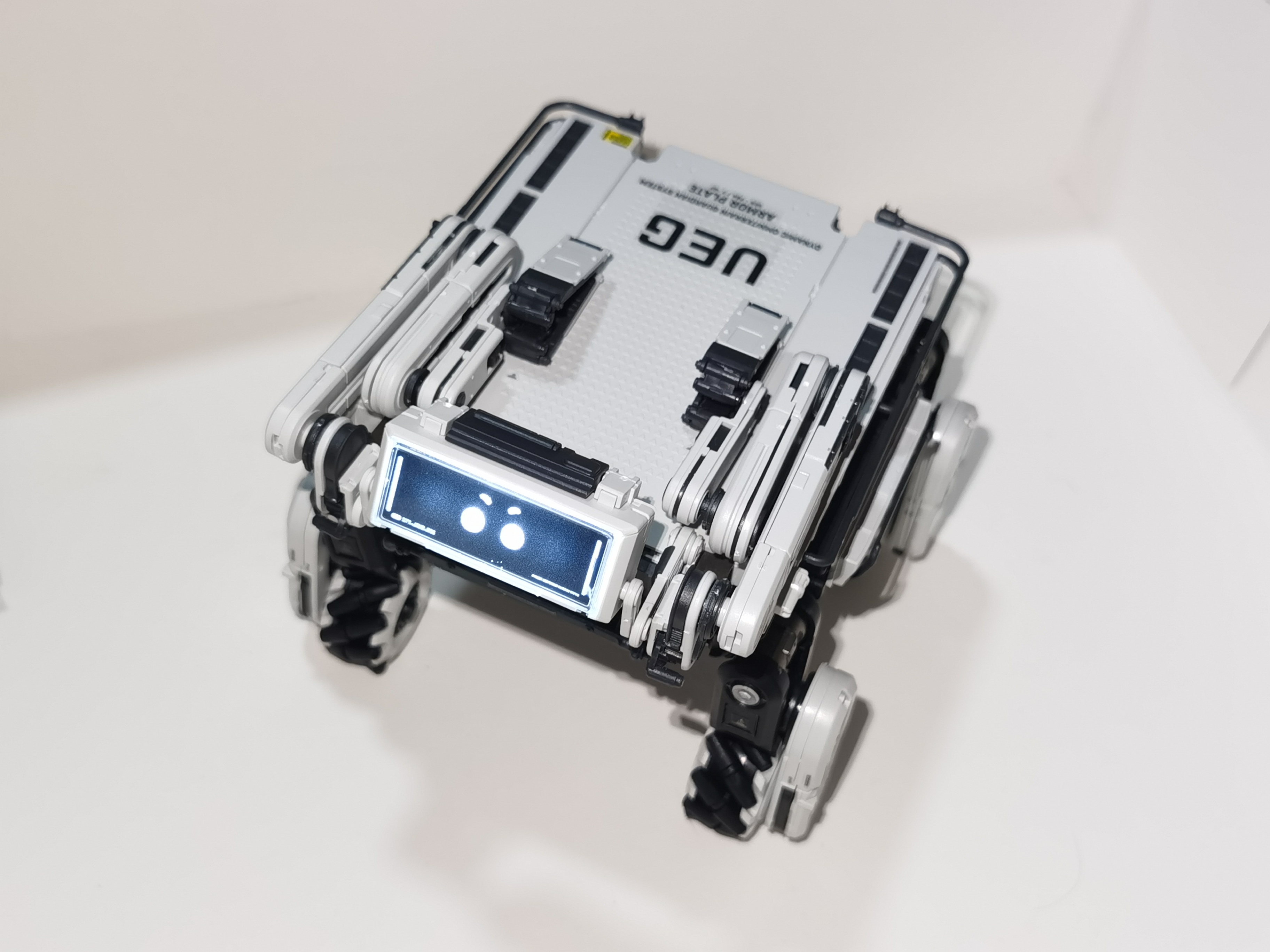 《流浪地球2》周边模型《机械狗-笨笨》拼装效果