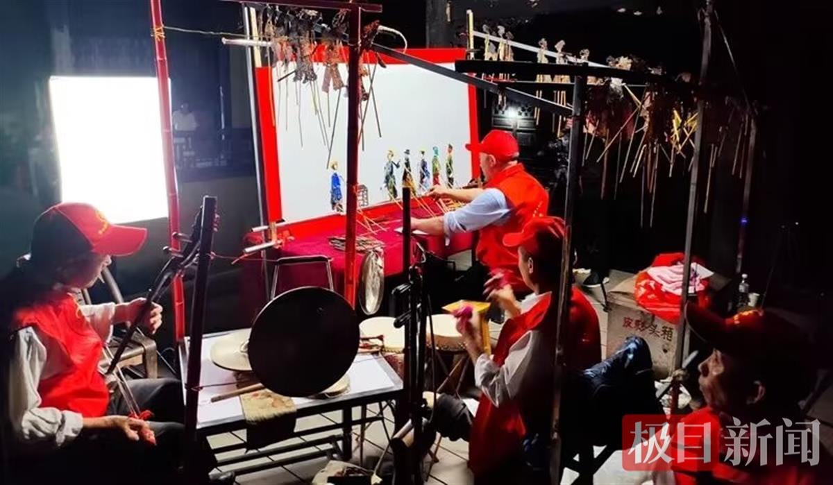 湖北竹山皮影艺人周承志:用老艺术演绎新生活