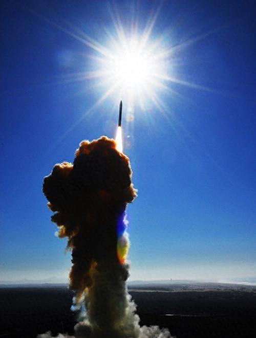 "核武器终结者"!中国反导系统步入世界一流,到底厉害在哪?