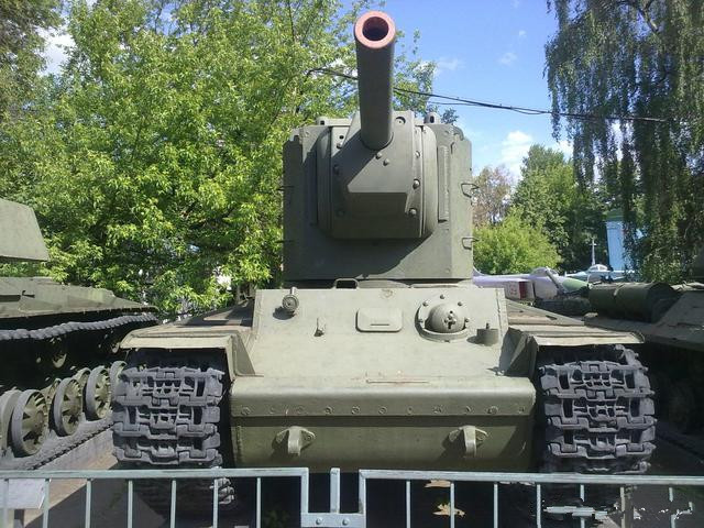 二战苏联kv-2重坦:火炮口径152毫米,德军称其为"巨人"