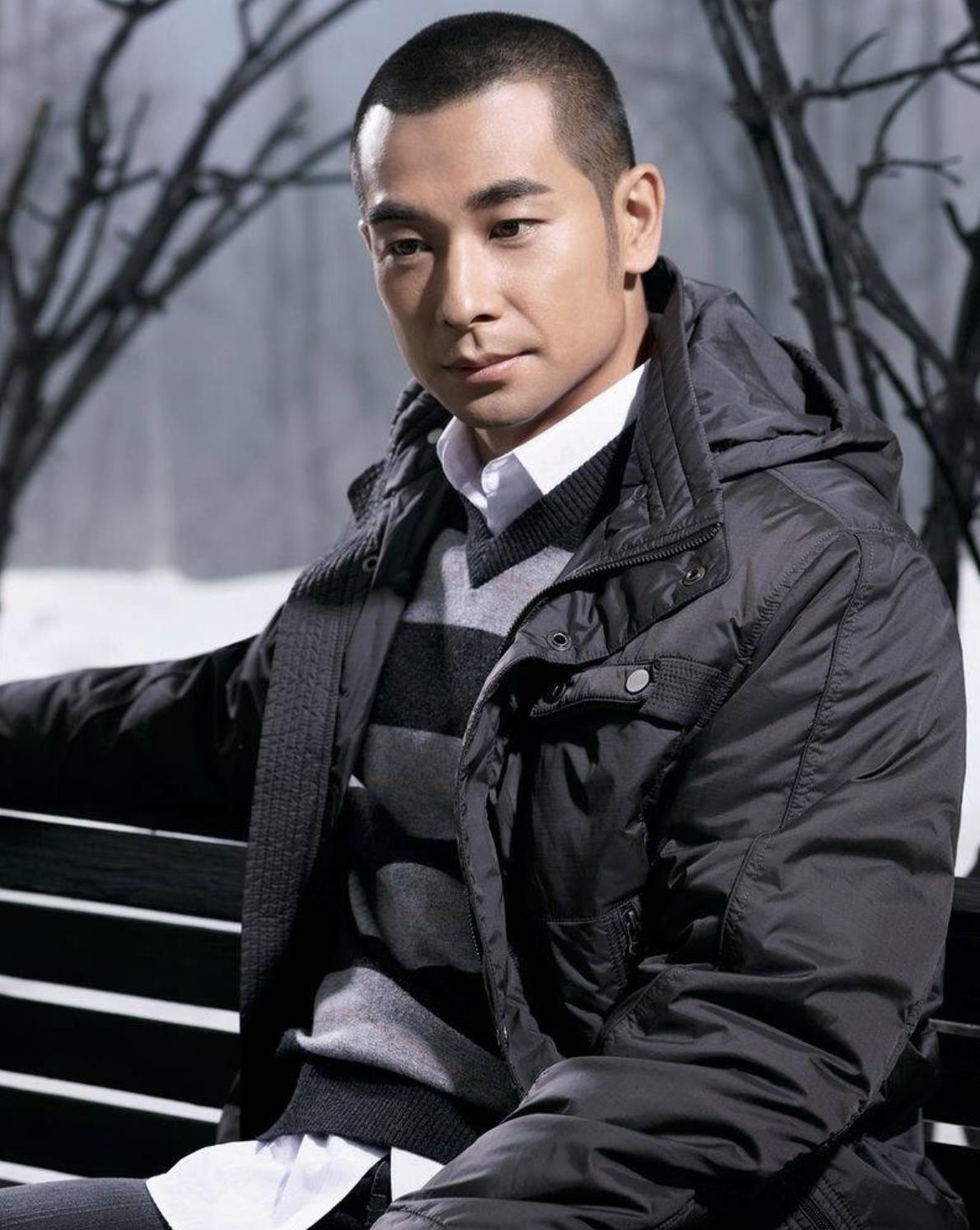 赵文卓揭露演艺圈潜规则:演员迟到半小时成常态,呼吁行业反思职