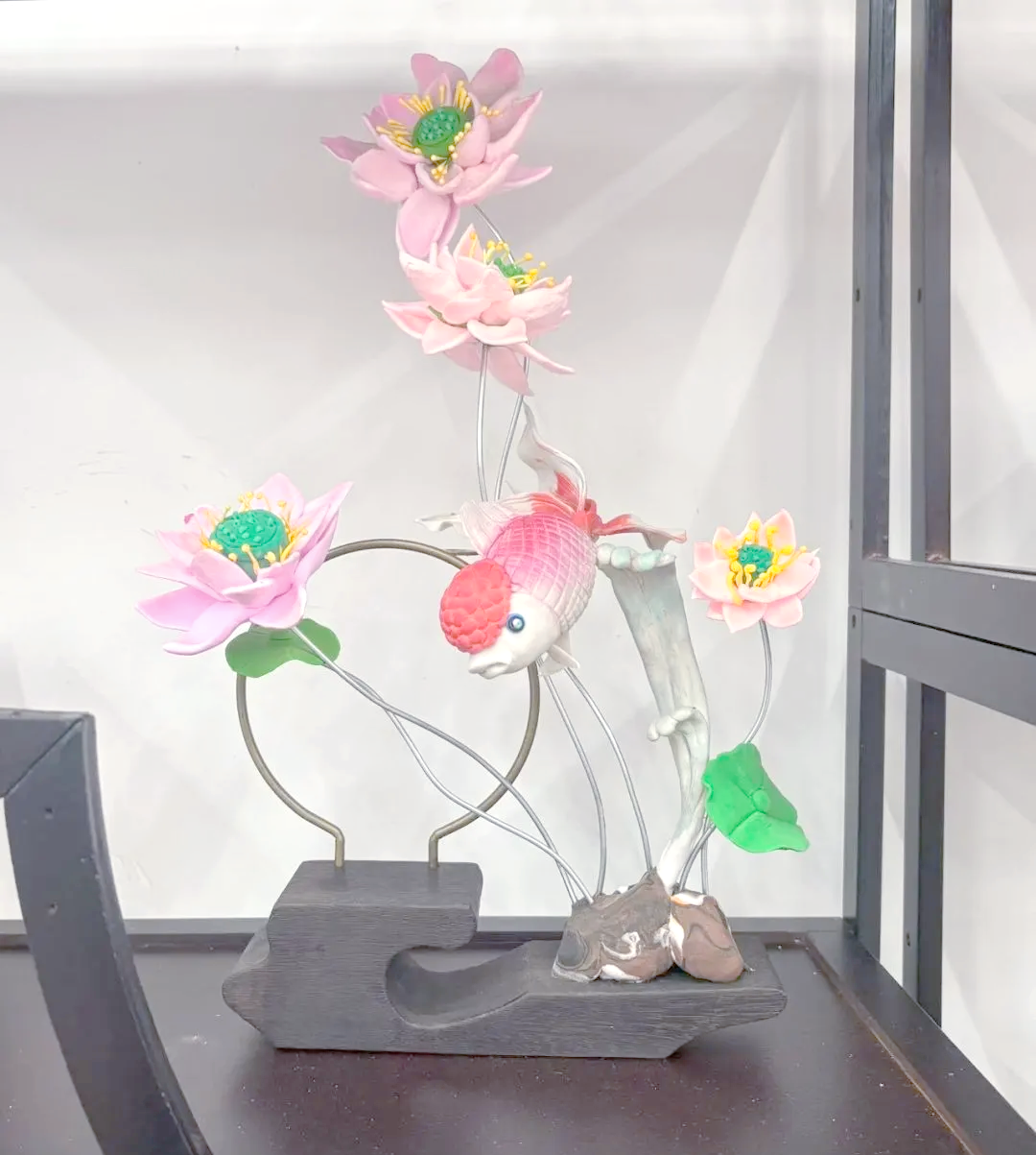 孩子们在非遗面塑与荷花艺术中传承工匠精神