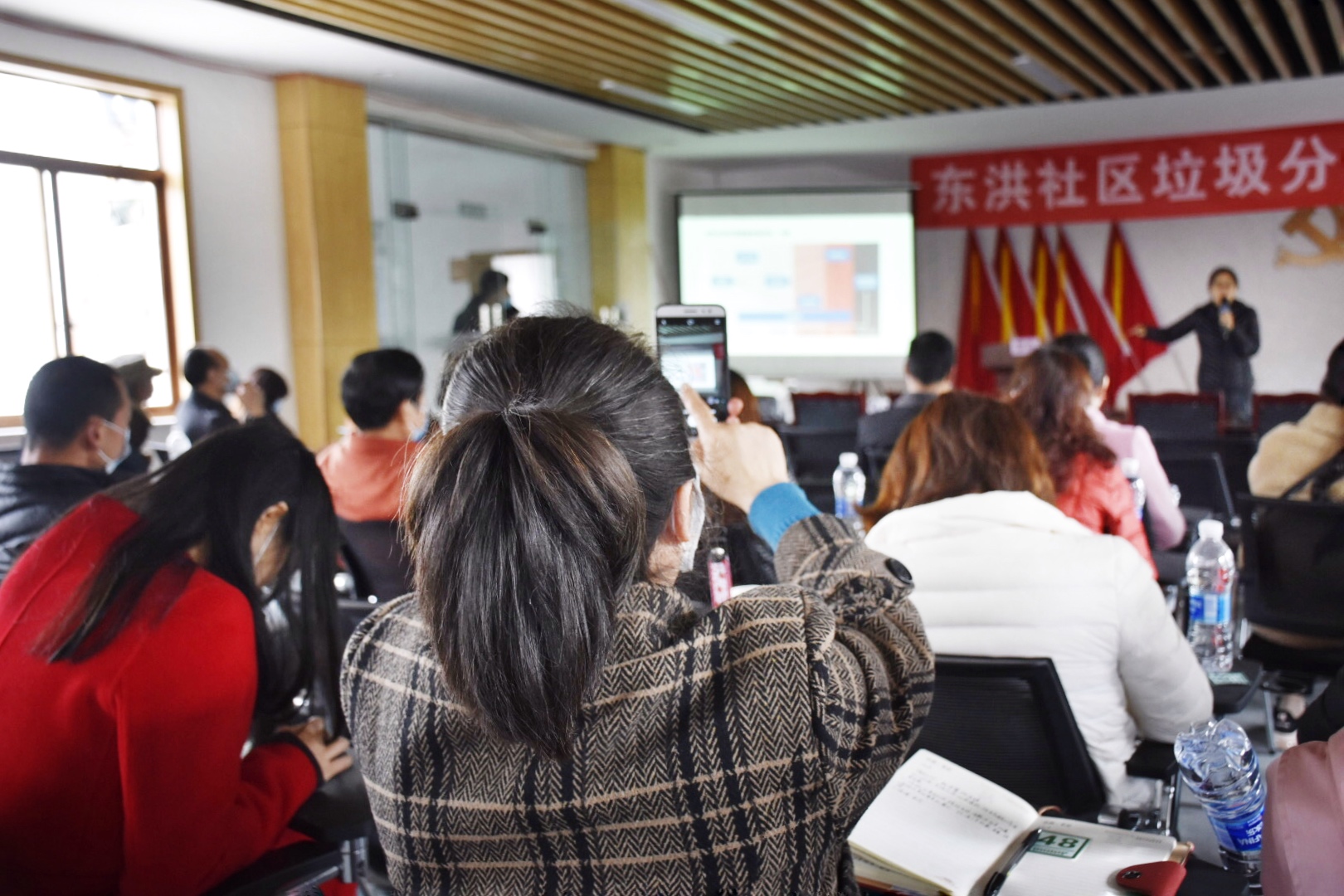 环保理念寓教于乐 成都龙泉驿区东洪社区居民这样践行垃圾分类