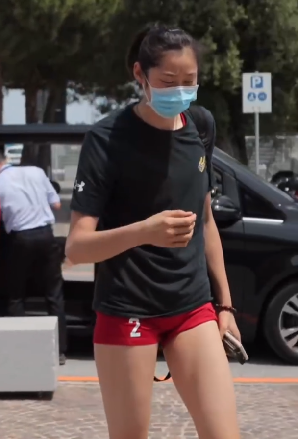 排球女排的粗大腿图片图片