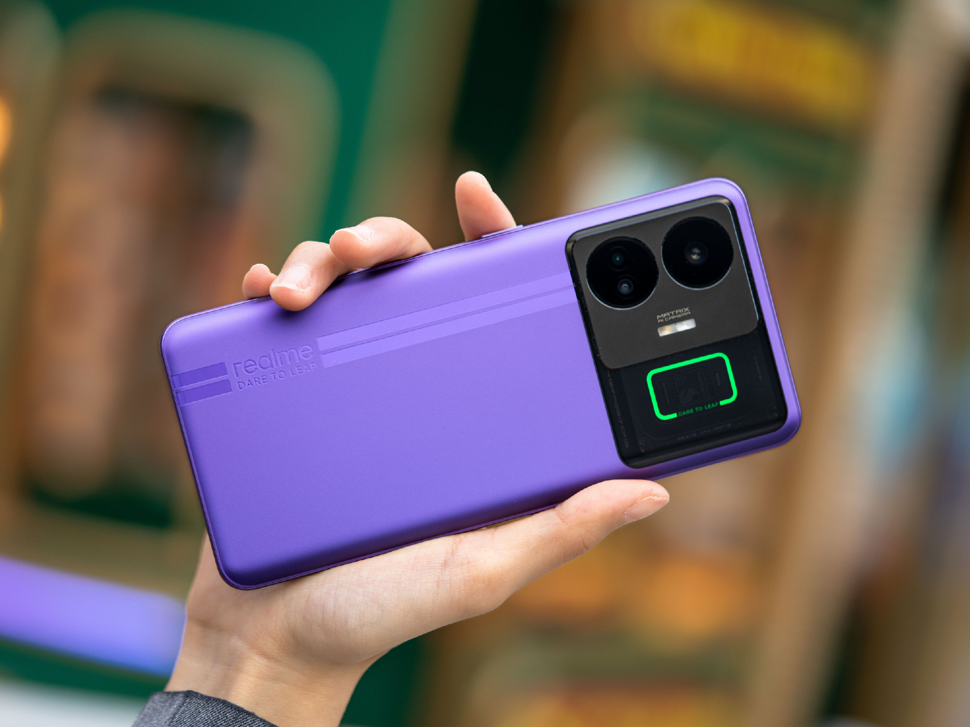 旗舰回归!realme真我gt5旗舰手机官宣,8gen2 240w 1tb