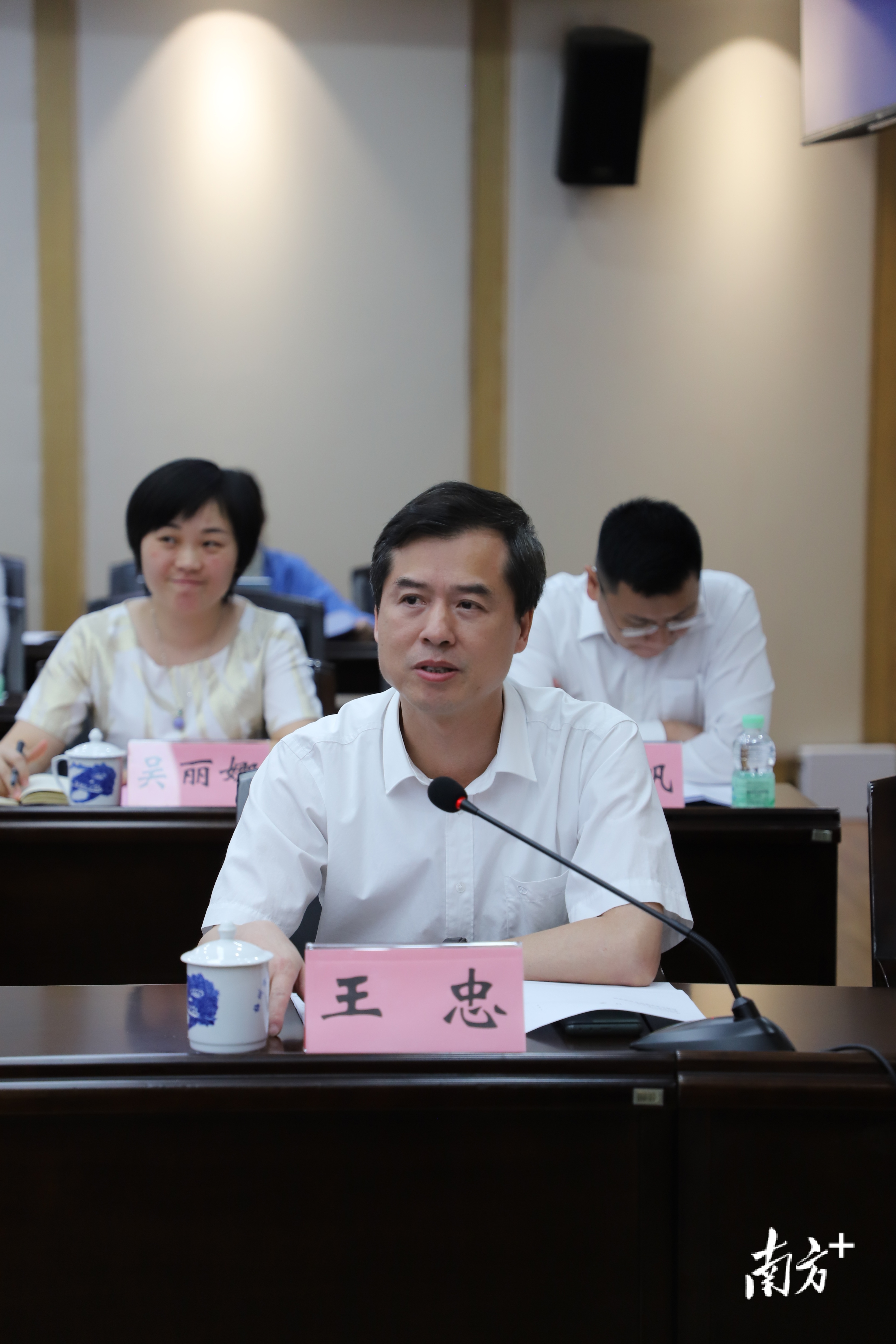 "联"动优化营商环境!梅州市民营企业家走进市中院