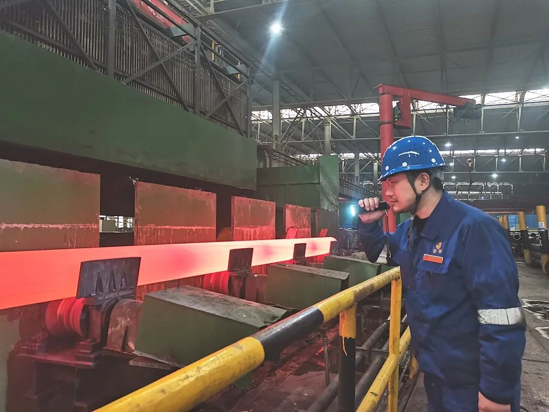 劳模故事|蒋亚军:热处理线上的"稳定器"