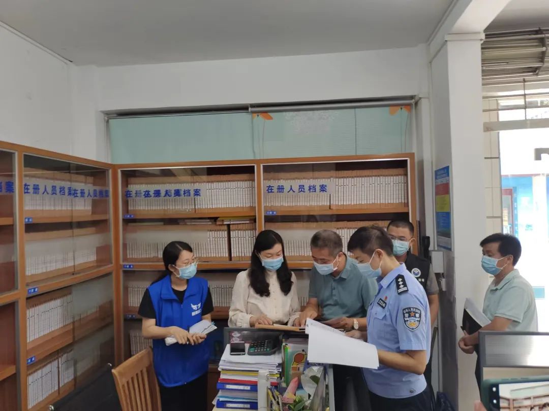 周玉东到电白区水东街道督导禁毒工作