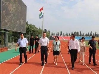 张怡副市长一行就内蒙古自治区第十五届中学生运动会筹备工作现场办公