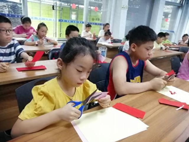 优质服务就在家门口!松江广富林街道这样呵护他们的暑期生活