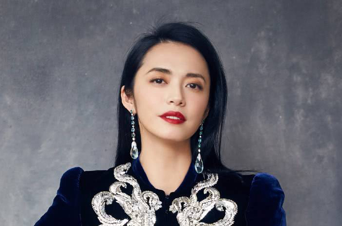 谁是75后女明星人气之首?左小青黄奕殷桃章子怡