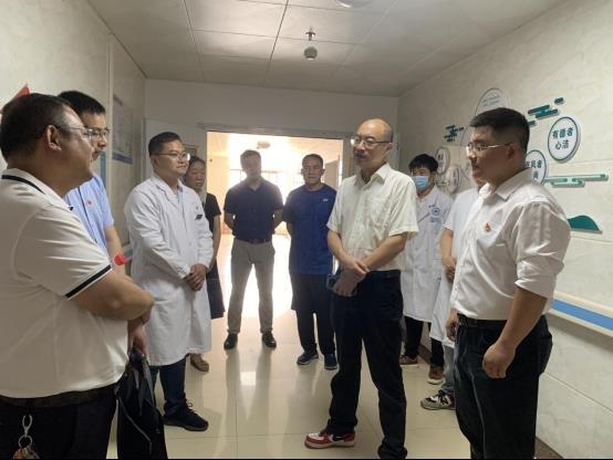 部长,市委编办主任段联群一行到江华瑶族自治县第一人民医院调研指导