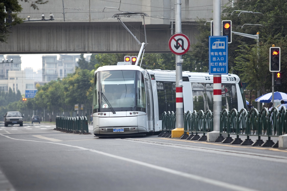 张江有轨电车2号线图片