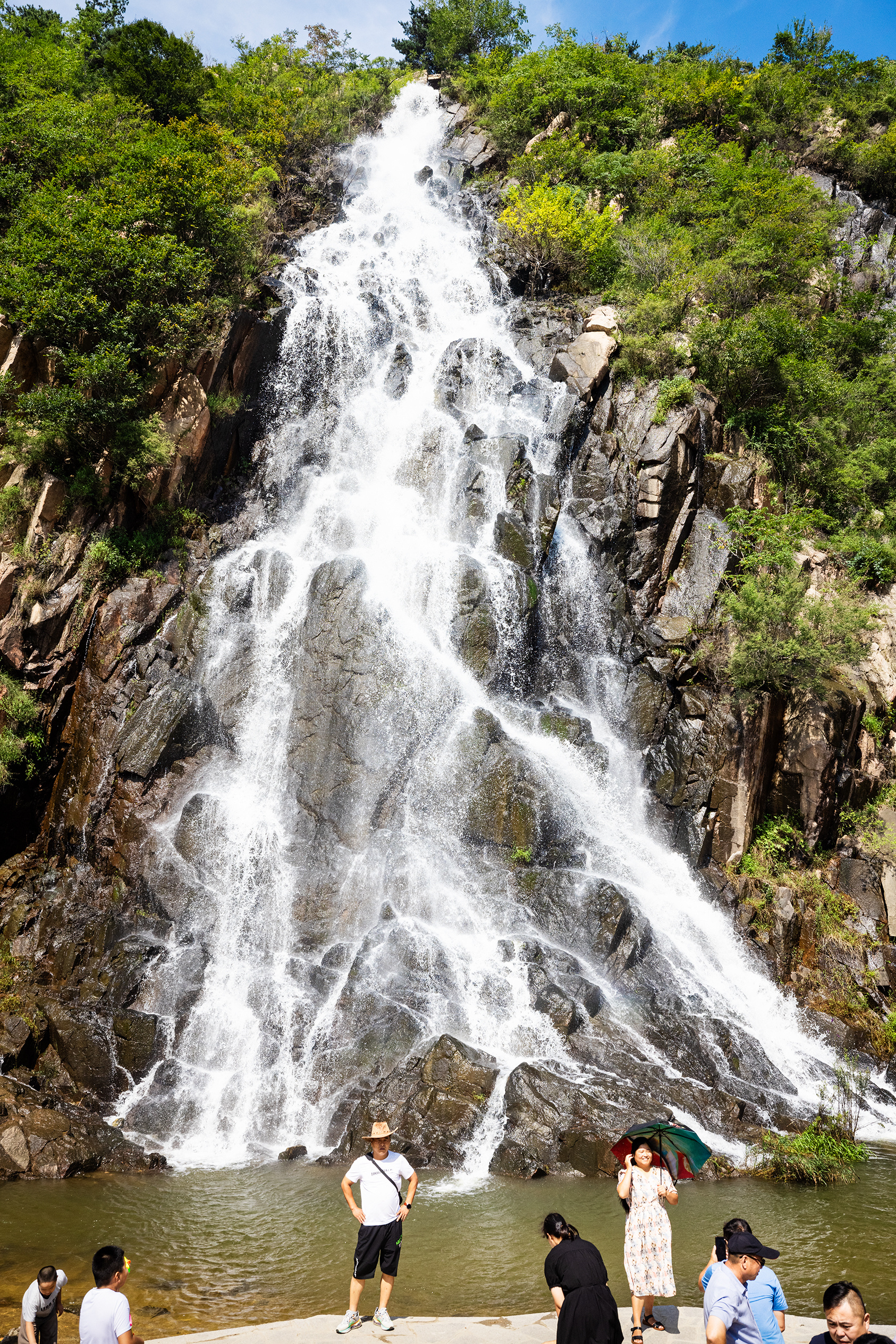 山东好景丨瞧!黄巢瀑布如天河而下