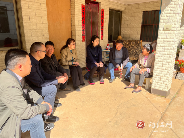 曲靖市文联到宣威市热水镇开展"新时代山乡巨变文学与你同行"主题志愿